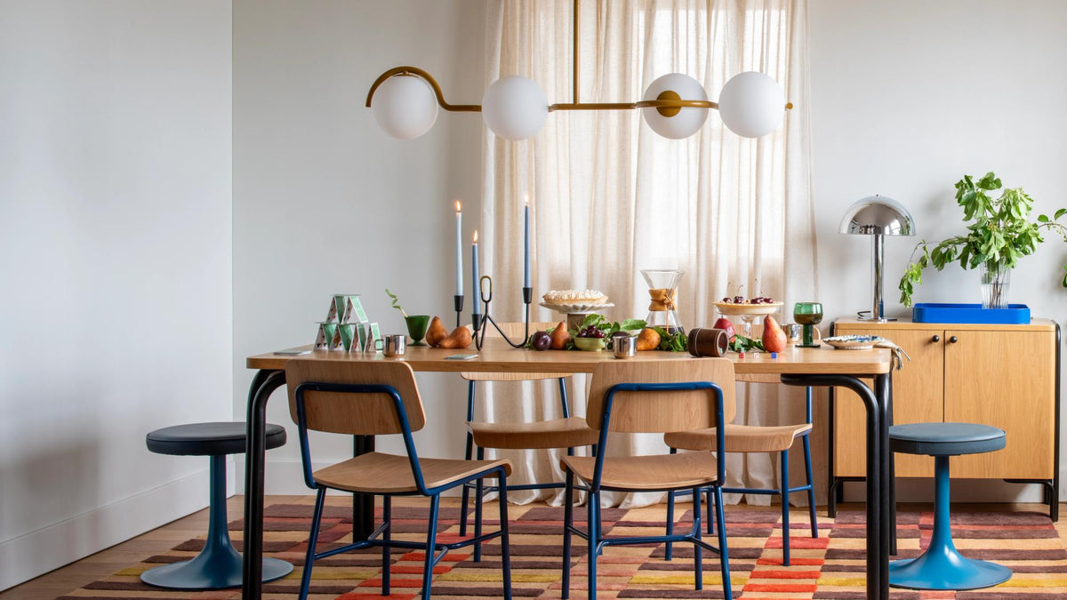 Cozy dining room.