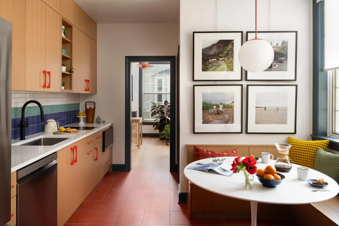 Modern kitchen.