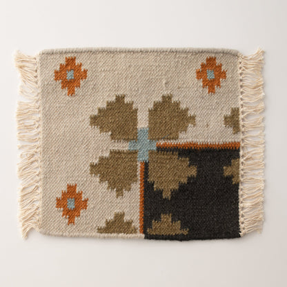 Flora rug Black palette wool swatch