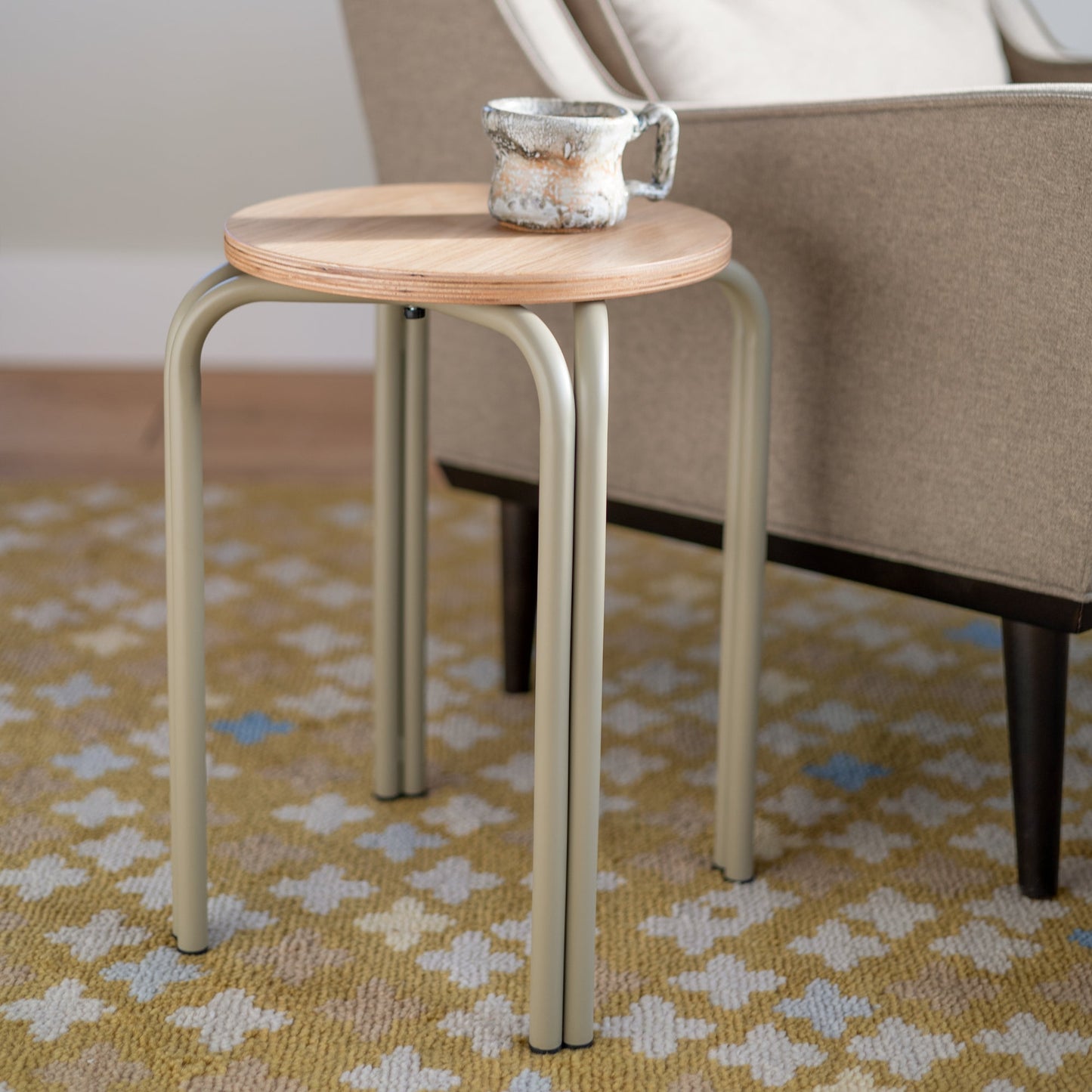 Forma Stool